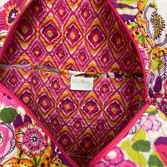 VERA BRADLEY MEDIUM DUFFEL BAG - Picture 6 of 6